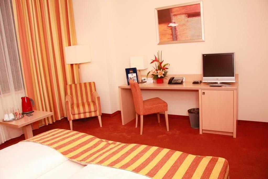 Hotel Rogge Resita Exterior photo
